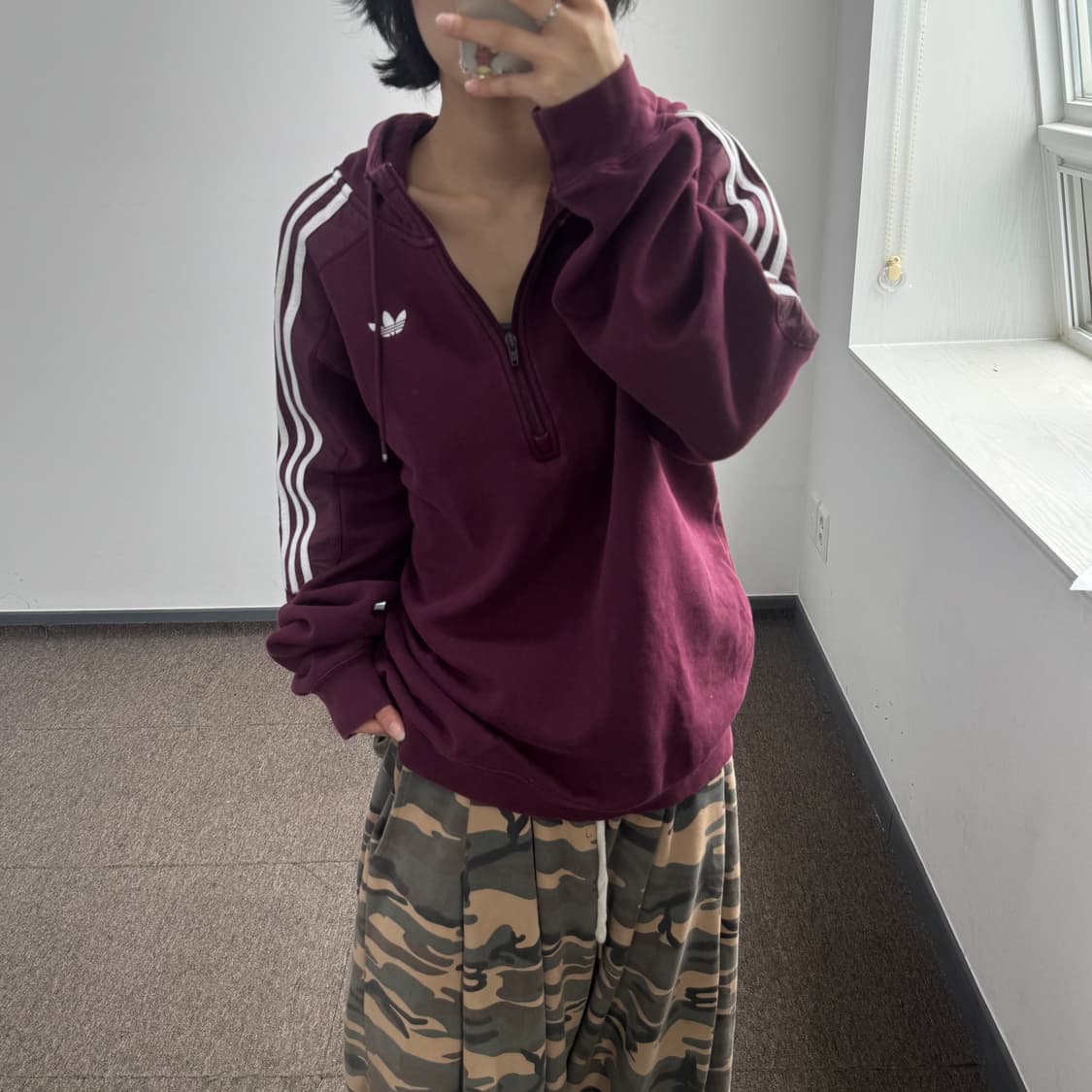 Adidas 아디다스 스몰 파이어로고 와인 후드티 상품이미지1