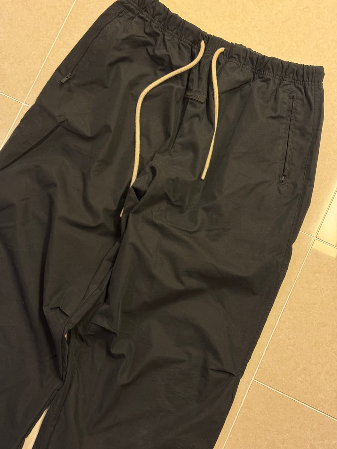 [M] FOG 에센셜  THE BLACK 컬렉션 릴렉스드 트라우저 블랙  상품이미지3