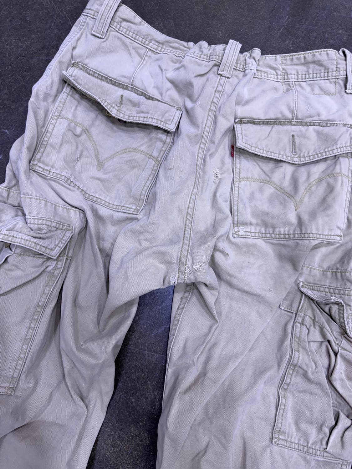 리바이스 00's 루즈 스트레이트핏 카고팬츠 베이지 33 상품이미지8