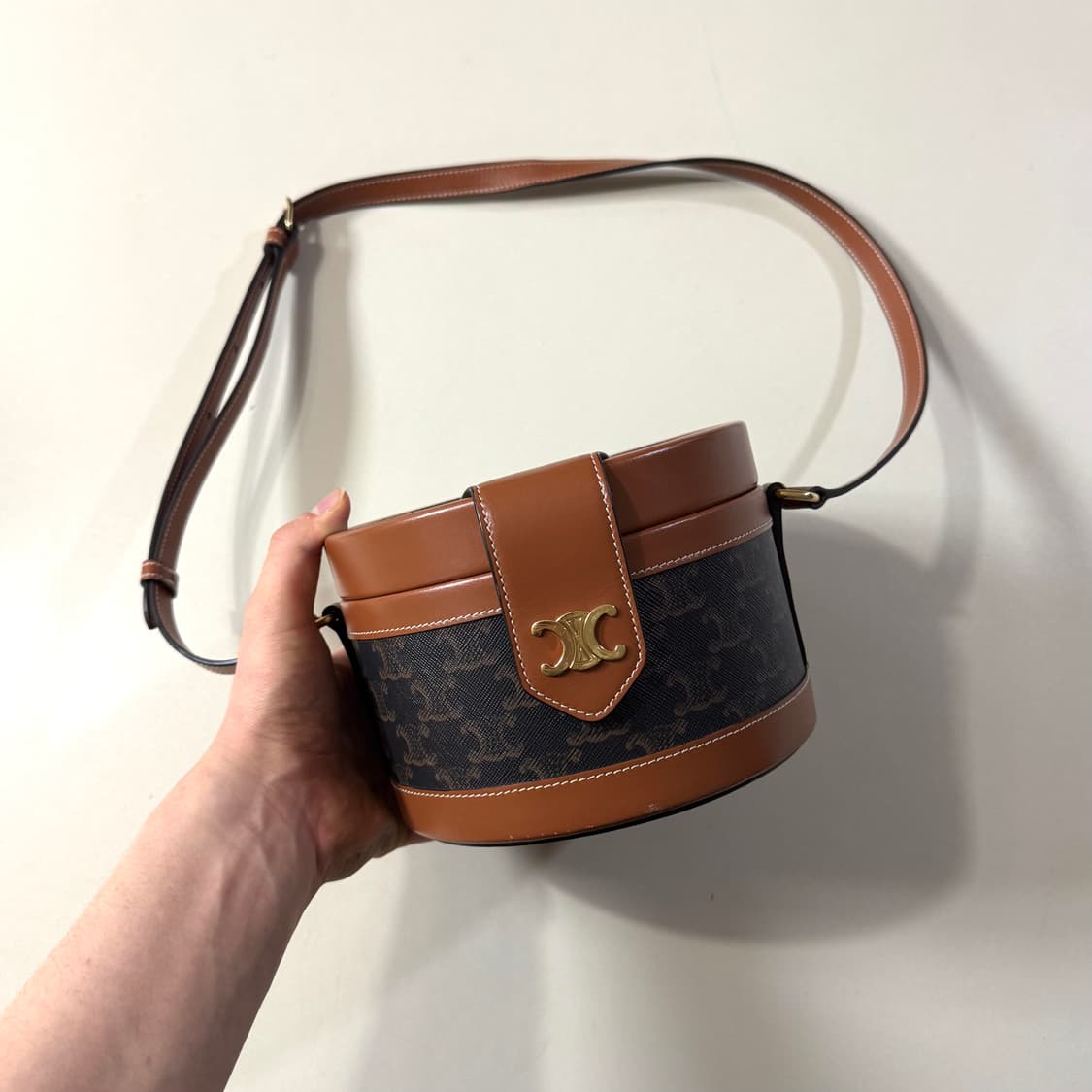 [정품/당일출고]셀린느 트리옹프 탐부르백 / 크로스백 상품이미지1