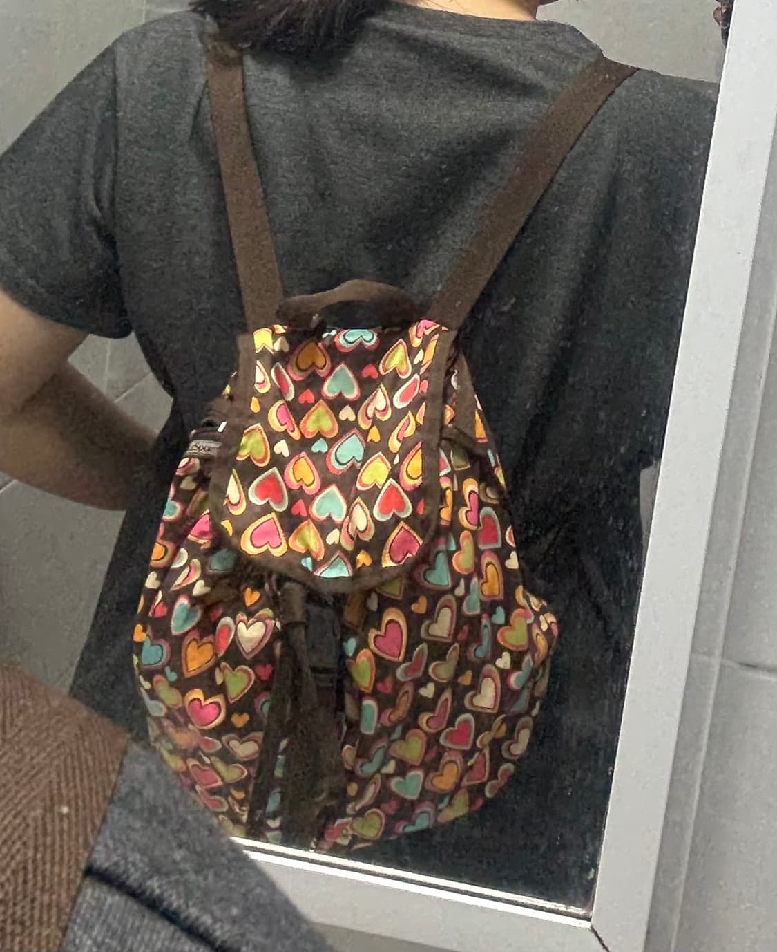 수납력 굿+착샷 / 레스포삭 컬러풀하트 브라운 백팩 복조리백 상품이미지5