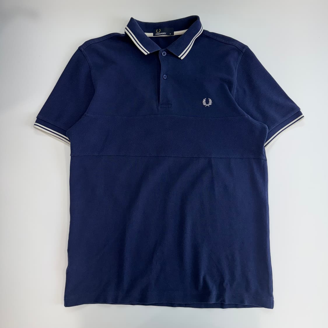 Fredperry 프레드페리 화이트 포인트 네이비 반팔 카라티 상품이미지3
