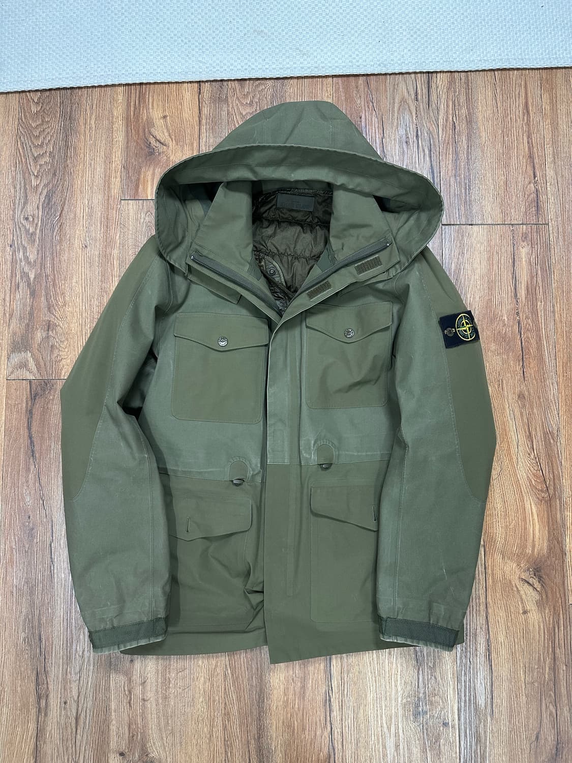 스톤아일랜드 탱크쉴드 고스트피스 패딩자켓 상품이미지1