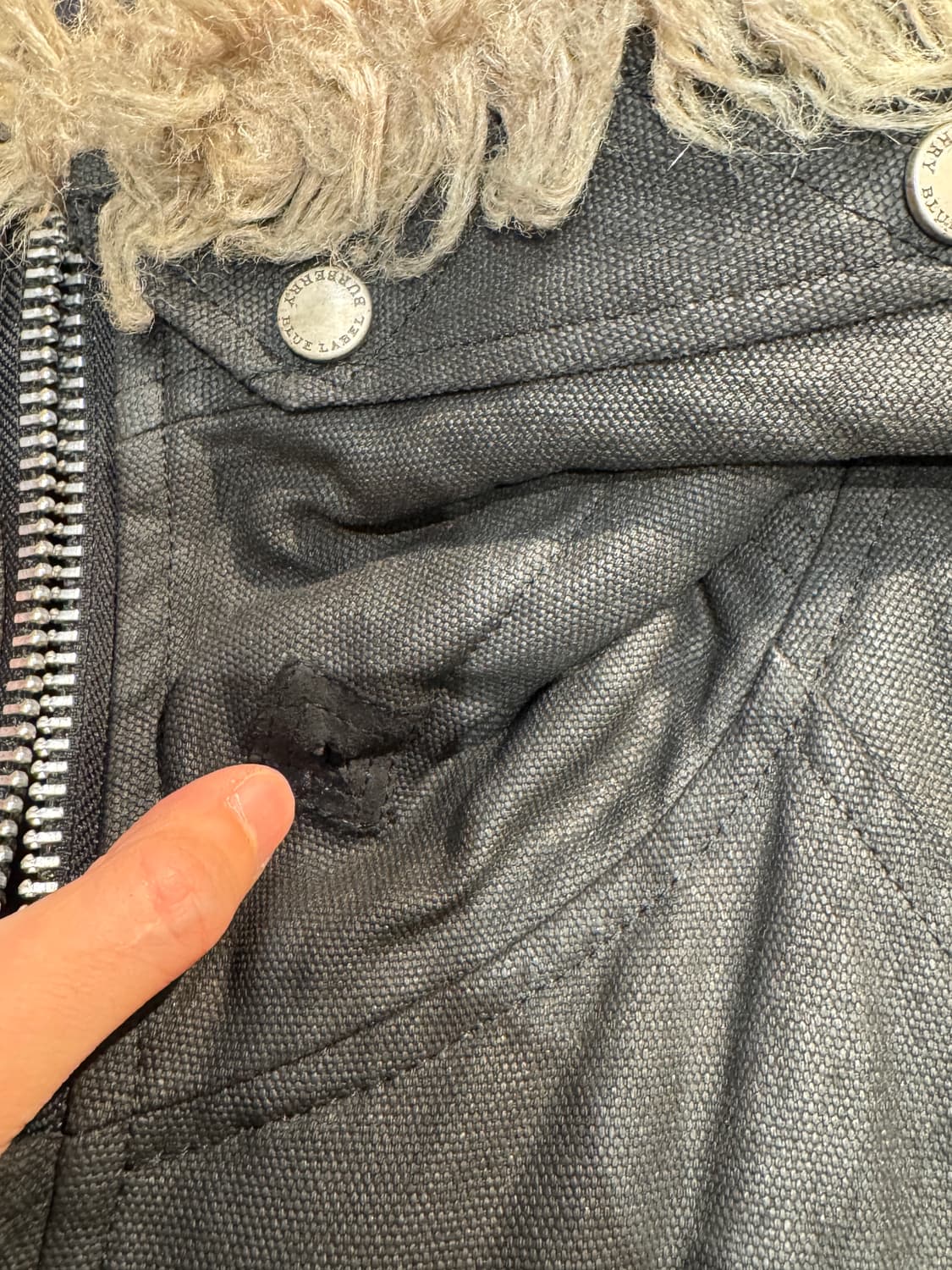 Burberry dark gray puffer jacket 상품이미지7