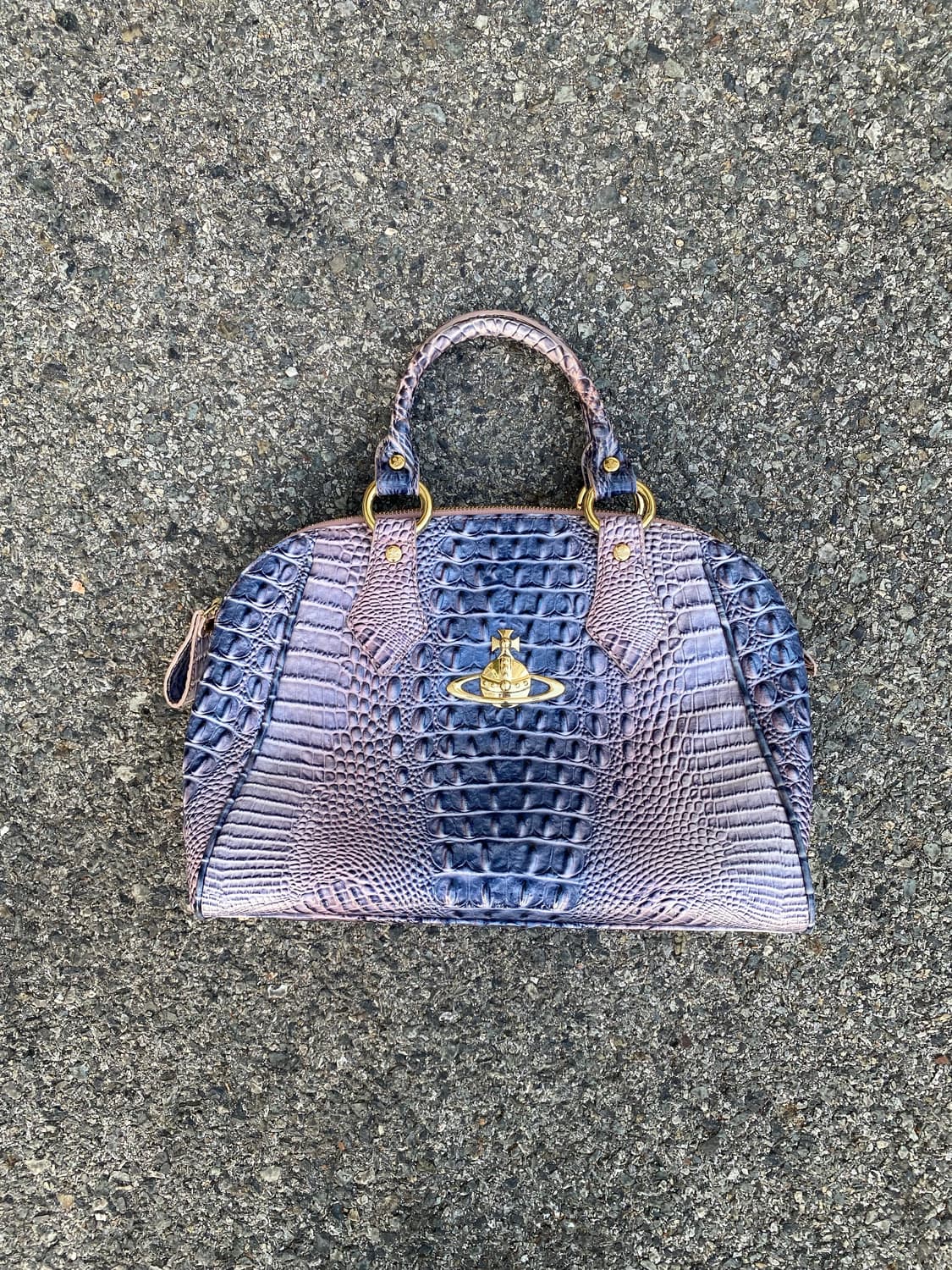 비비안웨스트우드 크로크 뱀피 토트백 상품이미지1