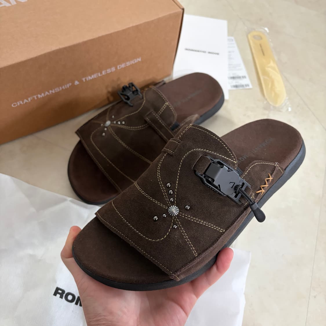 새상품(280)로맨틱무브 아웃로우 슬라이드 브라운 스웨이드 상품이미지2