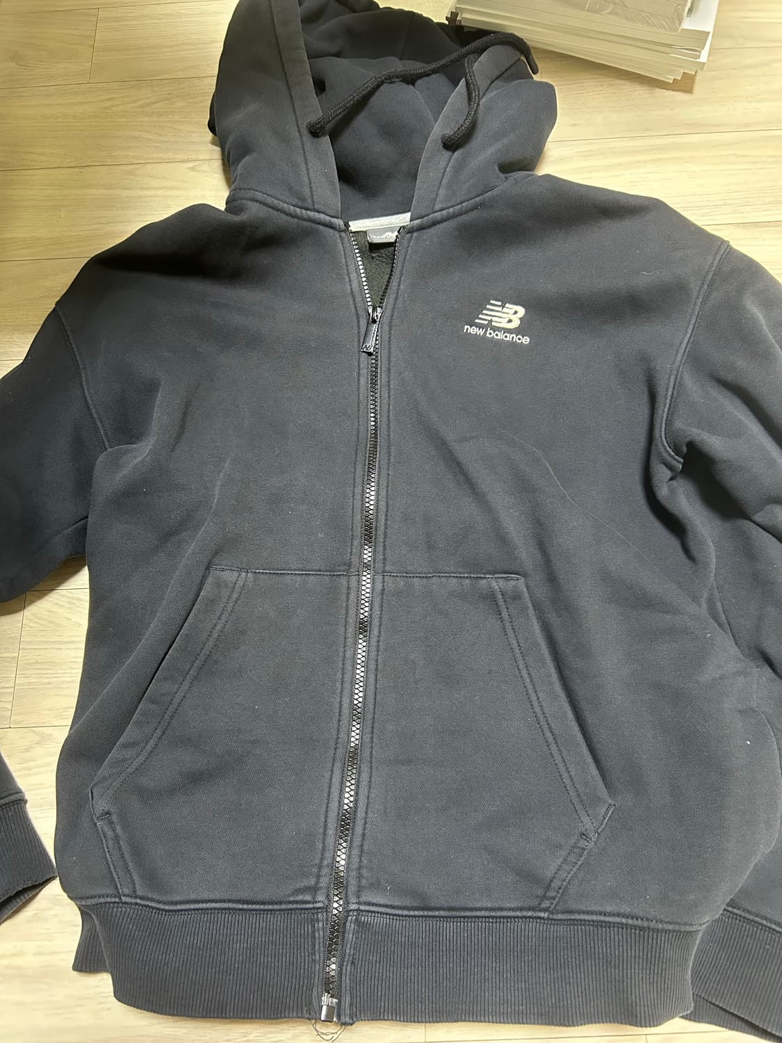 뉴발란스 에센셜 후드집업 블랙 상품이미지2