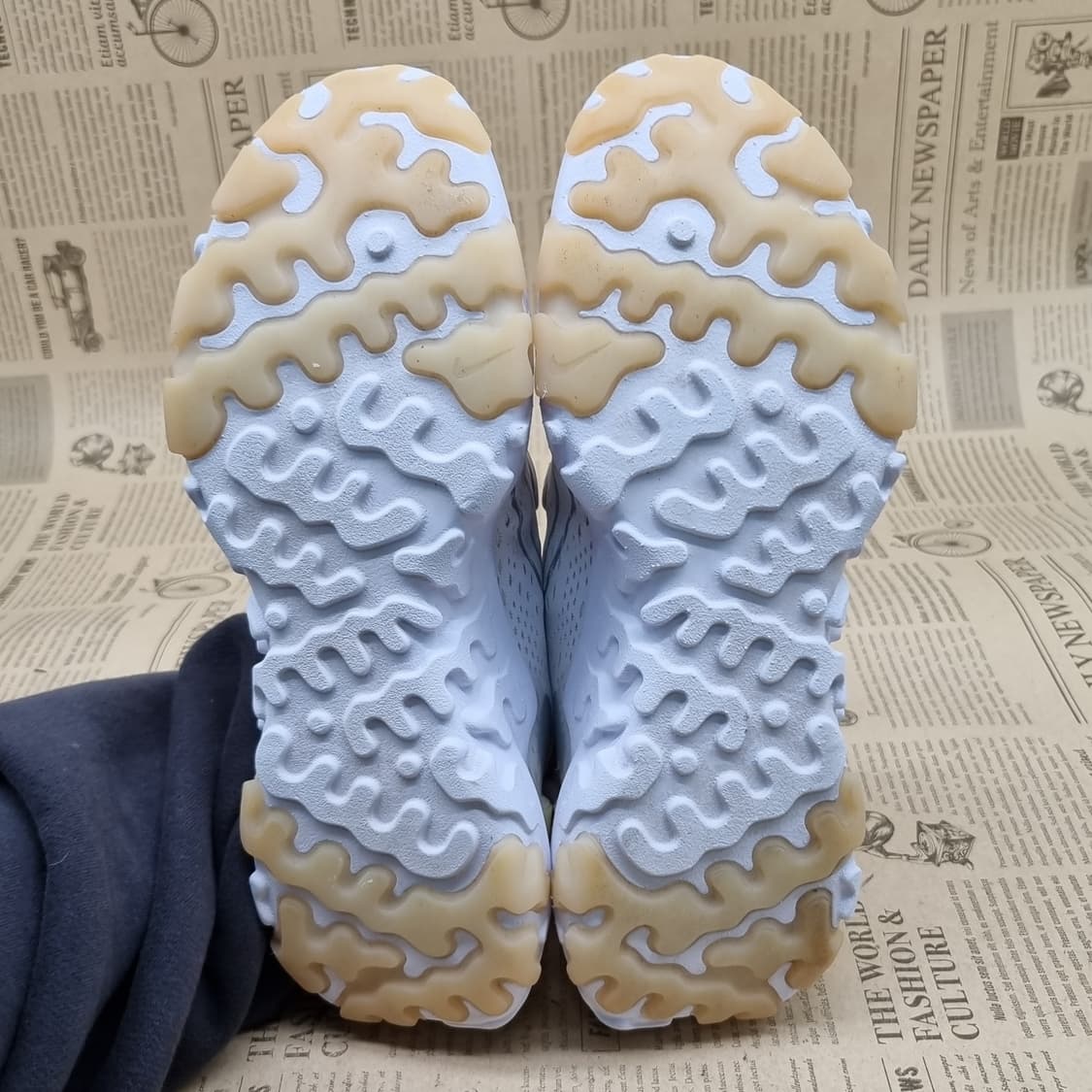 나이키 리액트 비전 에센셜 운동화250  상품이미지3