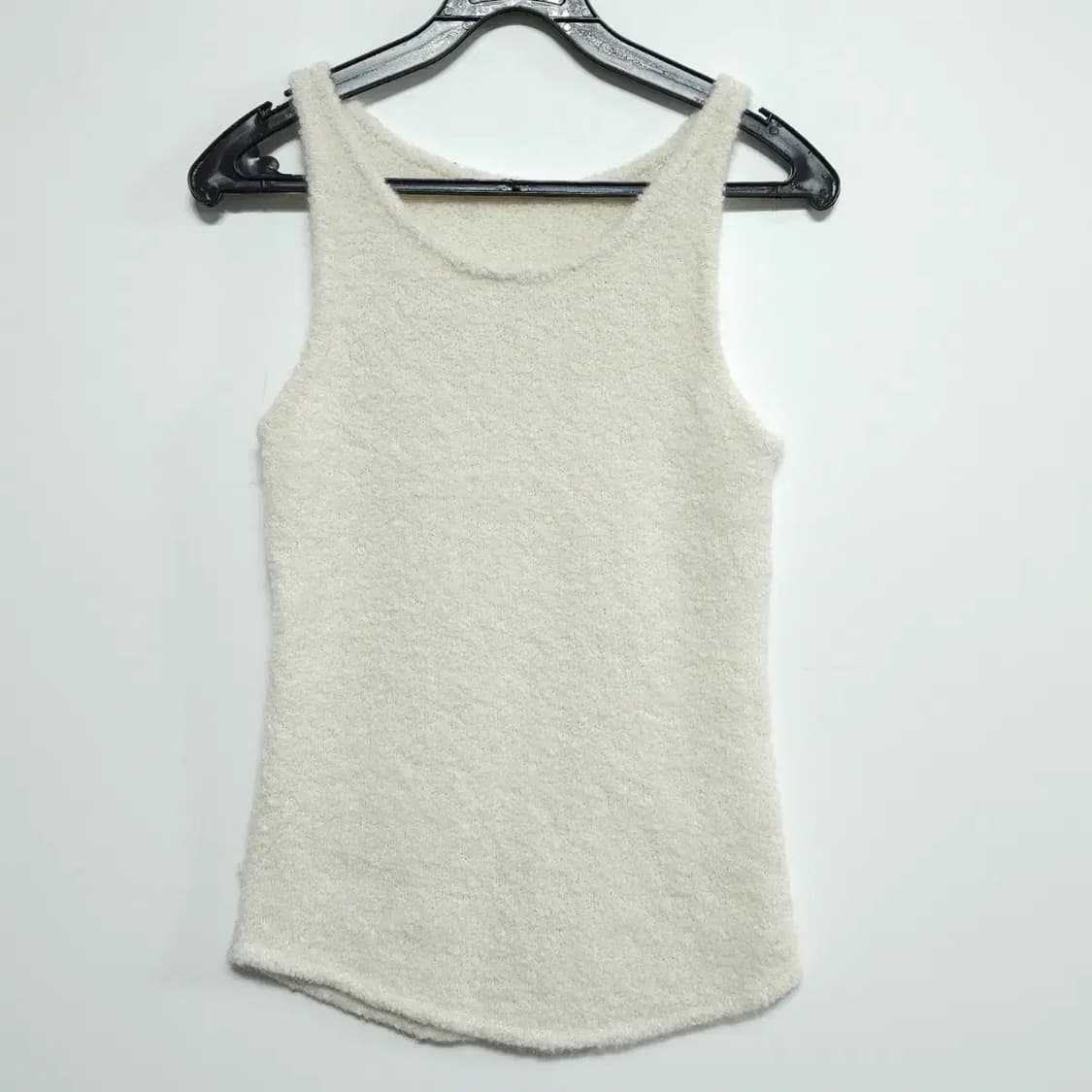 로우클래식 LOW CLASSIC 슬리브리스 니트 탑공홈가 약 20만 원 상품이미지2