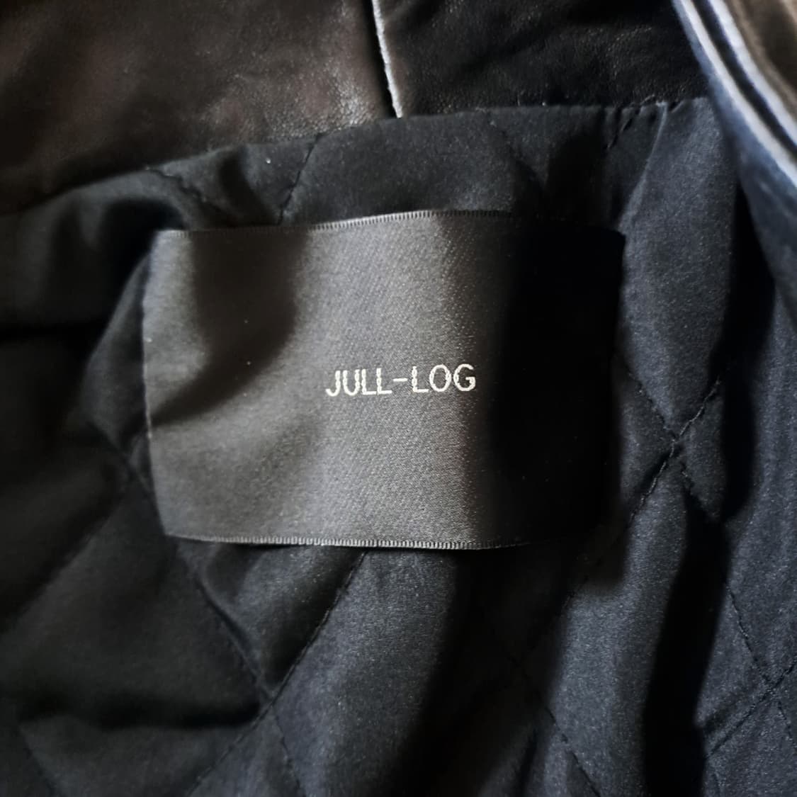 (여성) JULL-LOG 줄로그 양가죽 하이넥 크롭자켓 FREE B608 상품이미지8