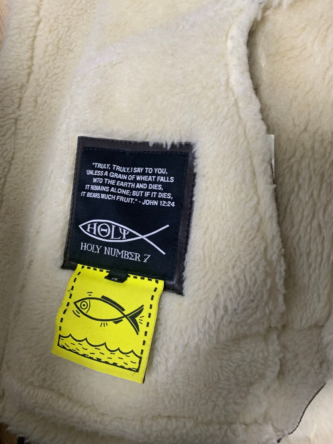 홀리넘버세븐 리버시블 무스탕 상품이미지5