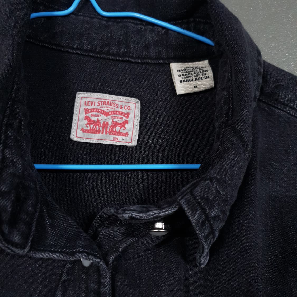 여성 M (90) 리바이스 아이코닉 흑청 투포켓 웨스턴 데님 셔츠 남방 상품이미지4