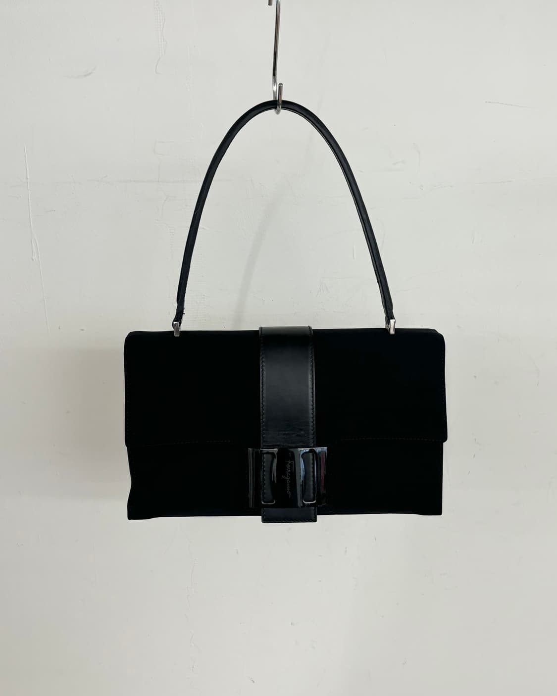 페레가모 블랙 캔버스 바라 숄더백 상품이미지2