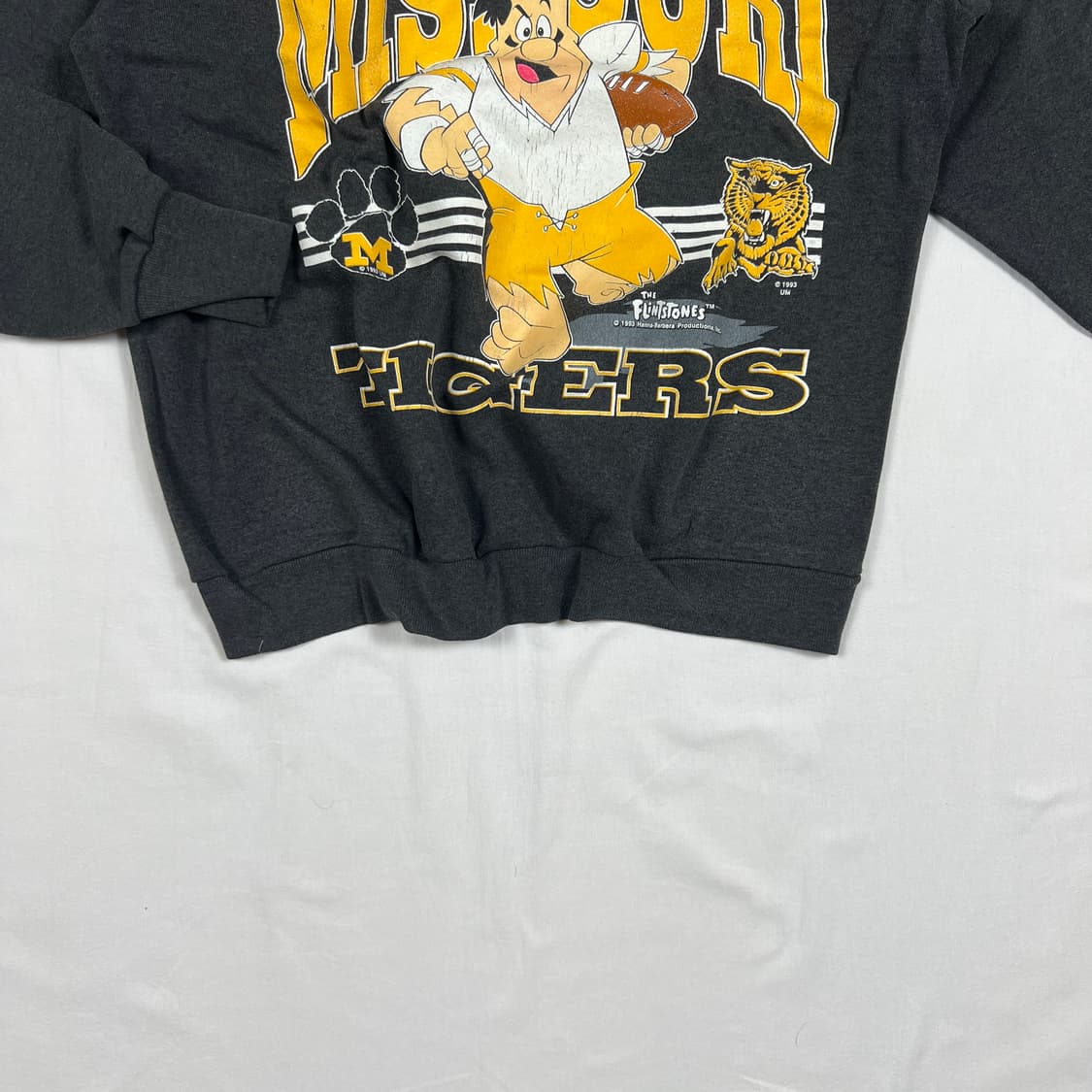 90‘s 93년도 플린스톤 고인돌 프린트 맨투맨 상품이미지4