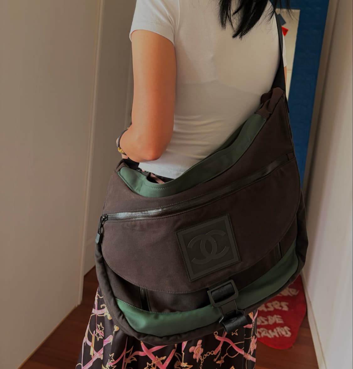 샤넬 스포츠 라인 메인저백 팝니다. 상품이미지2
