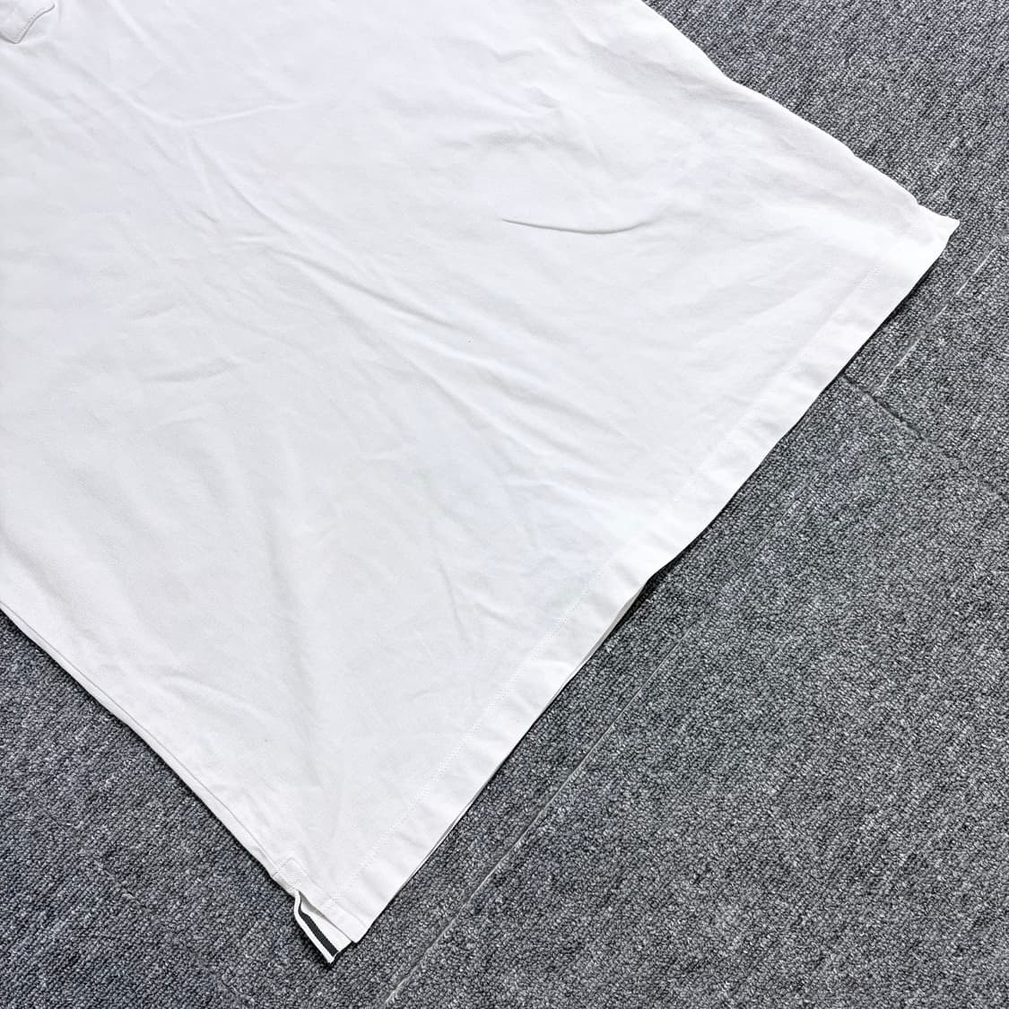 스톤아일랜드 22ss 화이트 폴로 셔츠 상품이미지2