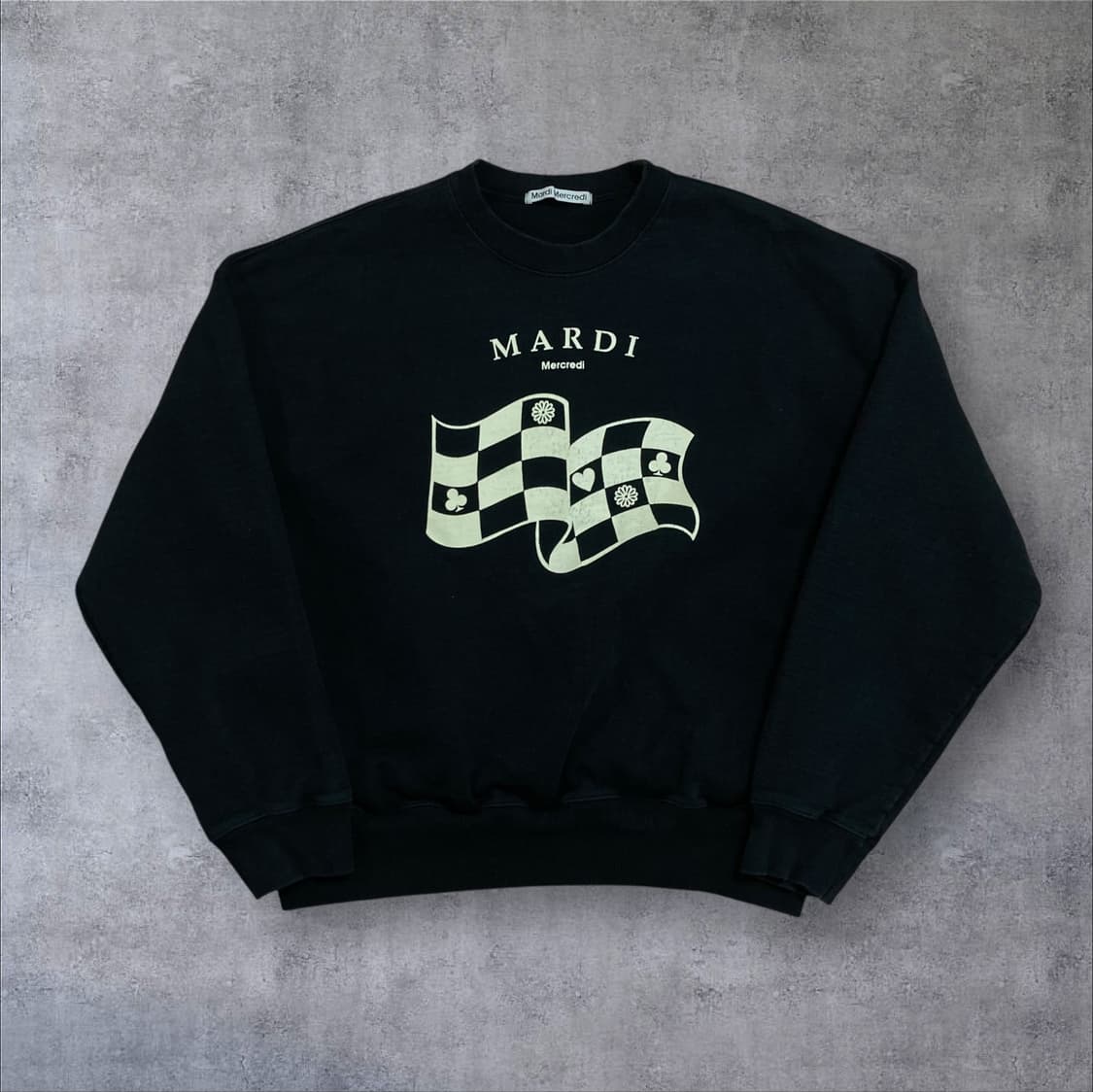 마르디 메크르디 빅로고 블랙 맨투맨 상품이미지1
