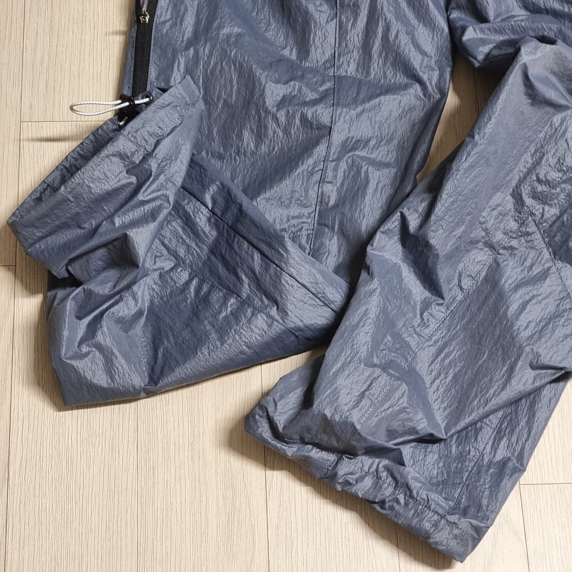 오프닝 프로젝트 나일론 팬츠 오일네이비 상품이미지3