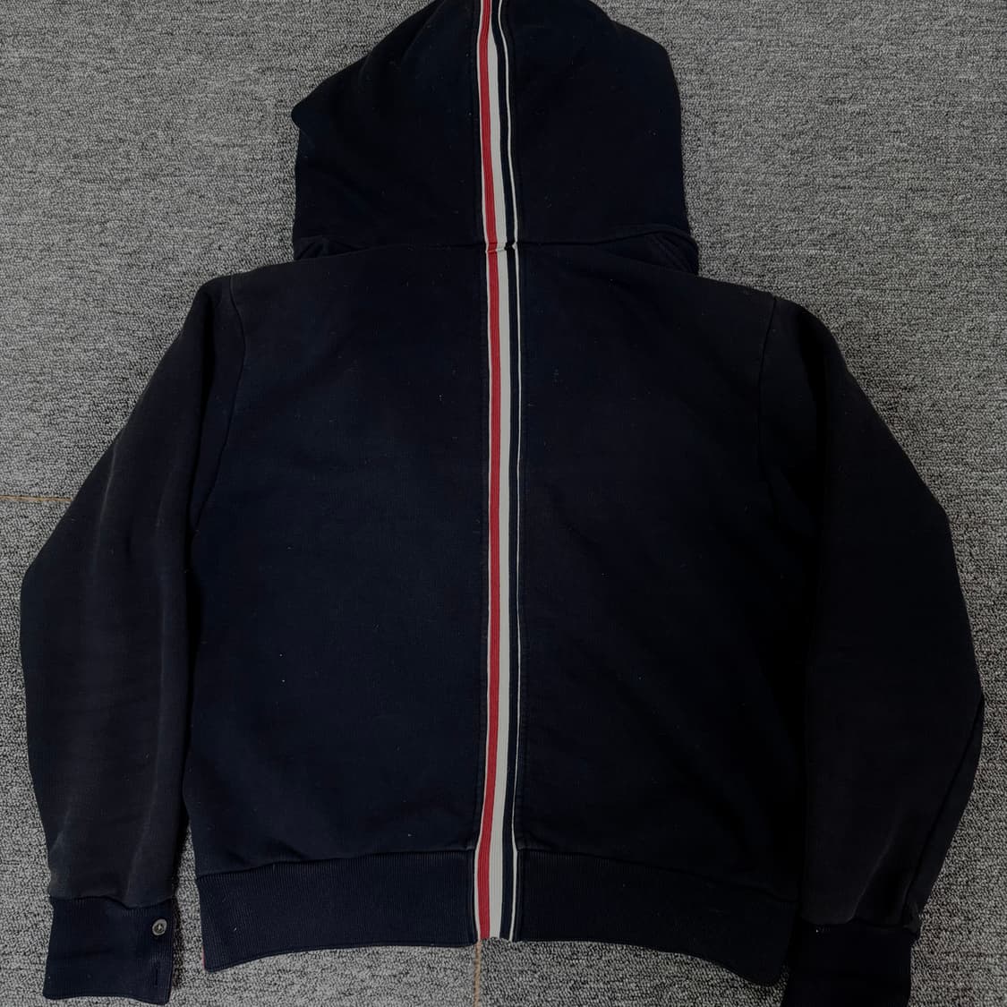 [정품/S급] 톰브라운 센터 백 스트라이프 후드 집업 네이비 상품이미지2