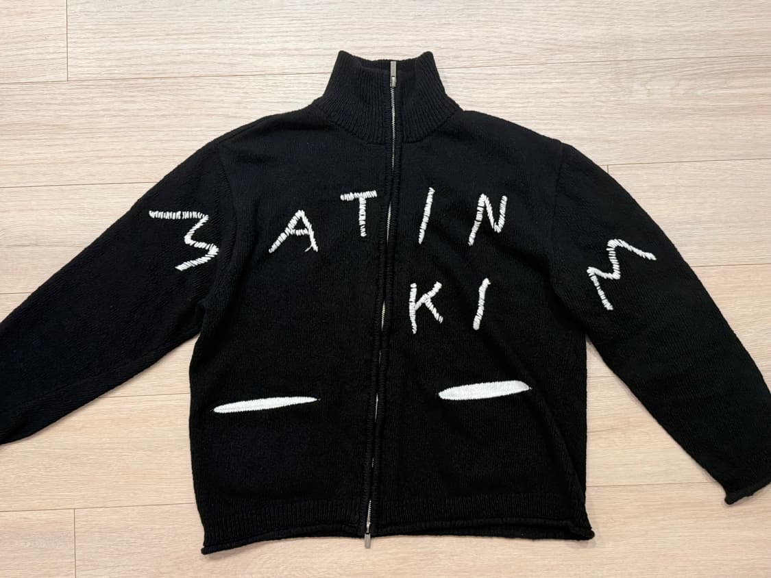 마뗑킴 자수 로고 니트 집 업 블랙 상품이미지1