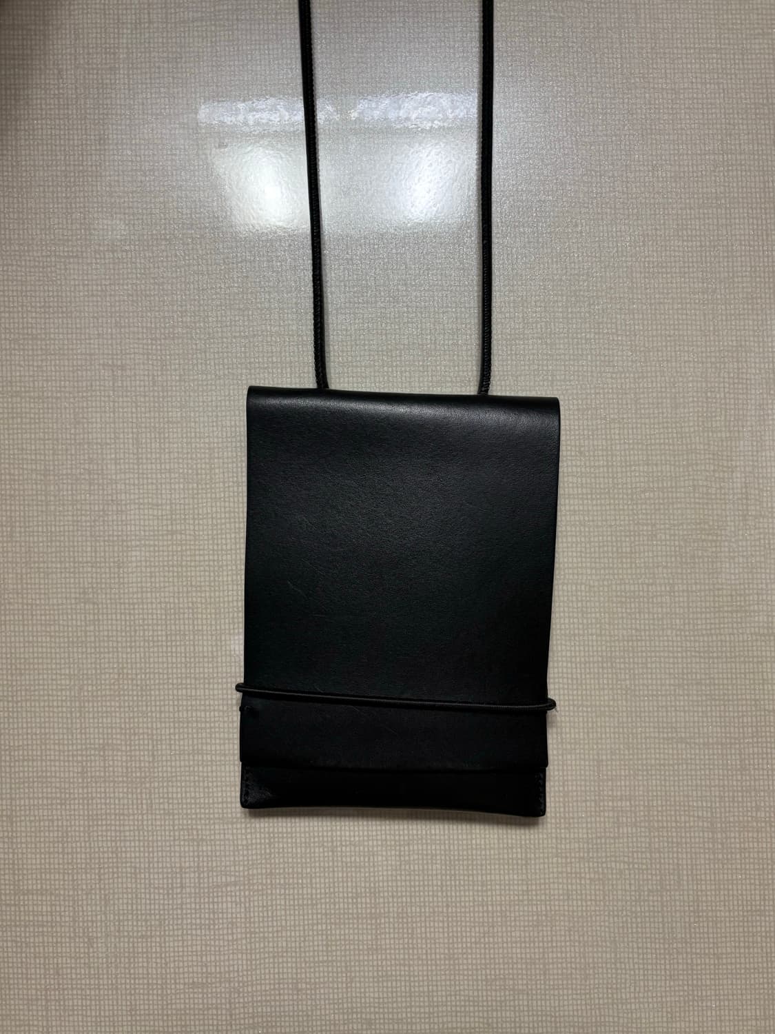 COS 레더 크로스바디 크로스백 (블랙) 상품이미지4