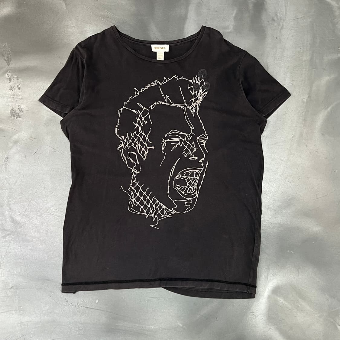  디젤 그래픽 반팔티 y16011 상품이미지1