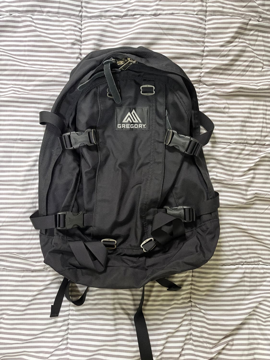 그레고리 데이앤하프 백팩 가방 블랙 상품이미지1