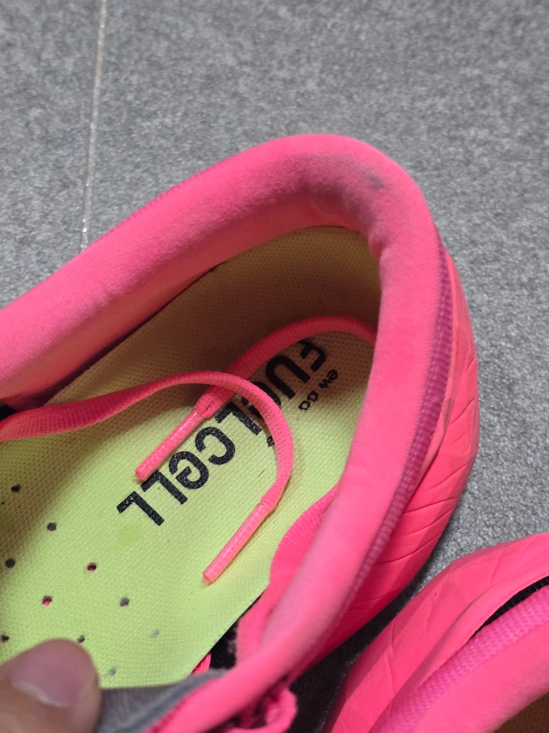 뉴발란스 퓨어셀 레벨  v4 러닝화 260사이즈 상품이미지5