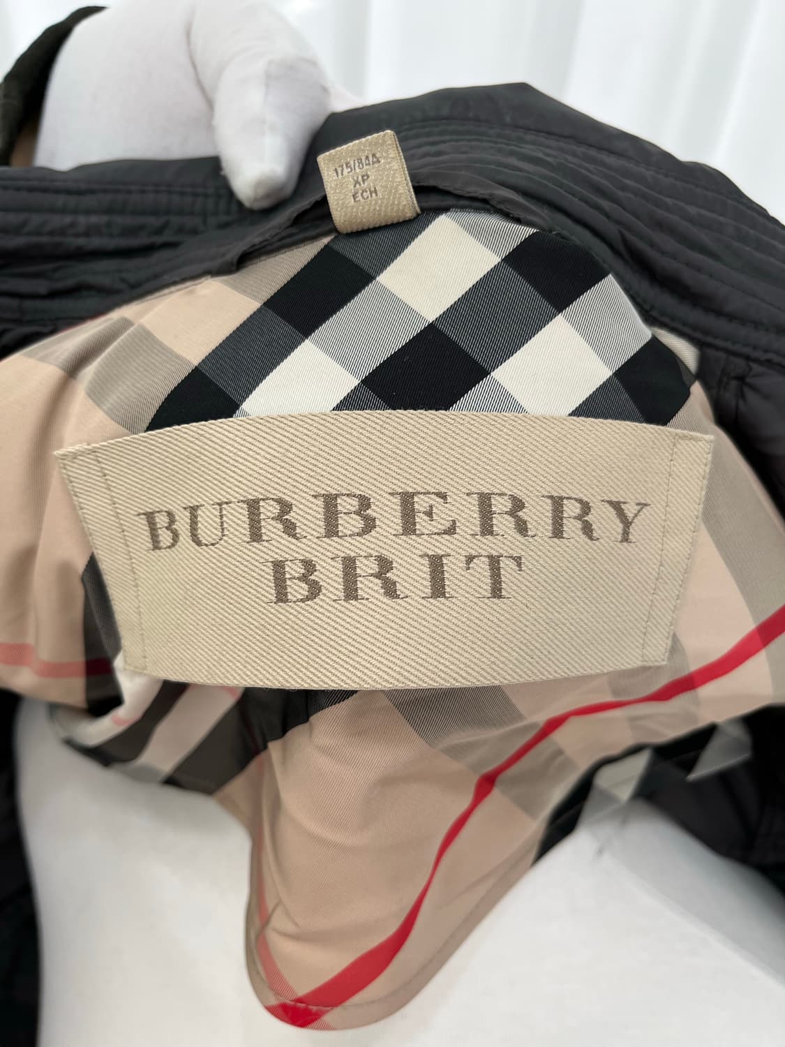 버버리 브릿 여성 패딩 코트 블랙 XS 상품이미지7