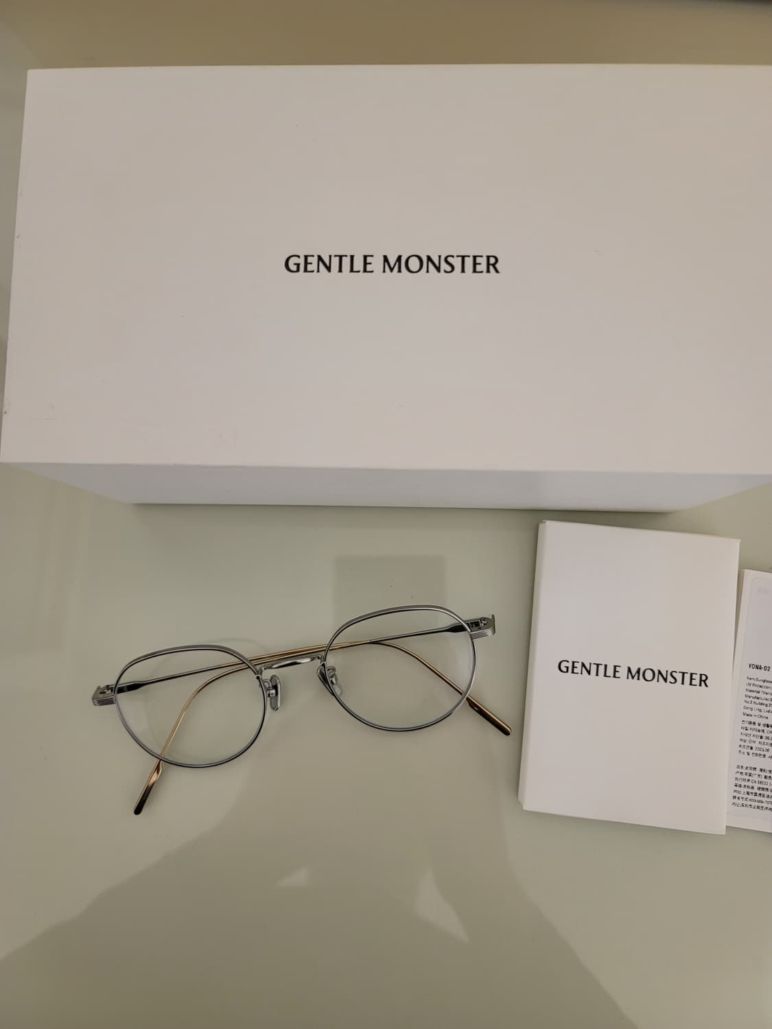 젠틀몬스터 요나02(실버) 판매합니다. 상품이미지2