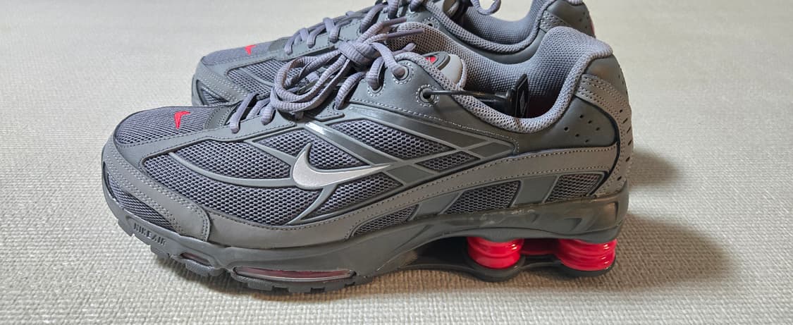 나이키 샥스 라이드2 그레이/레드 285사이즈  상품이미지1