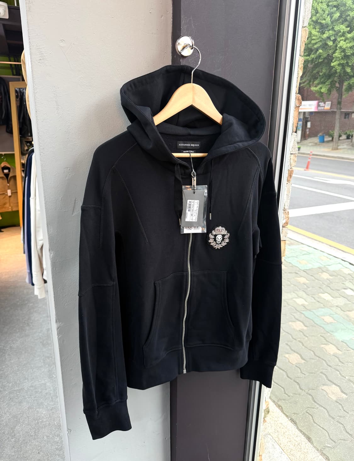 L/ 알렉산더맥퀸 스컬 블랙 솔리드 후드집업(새상품) 상품이미지4