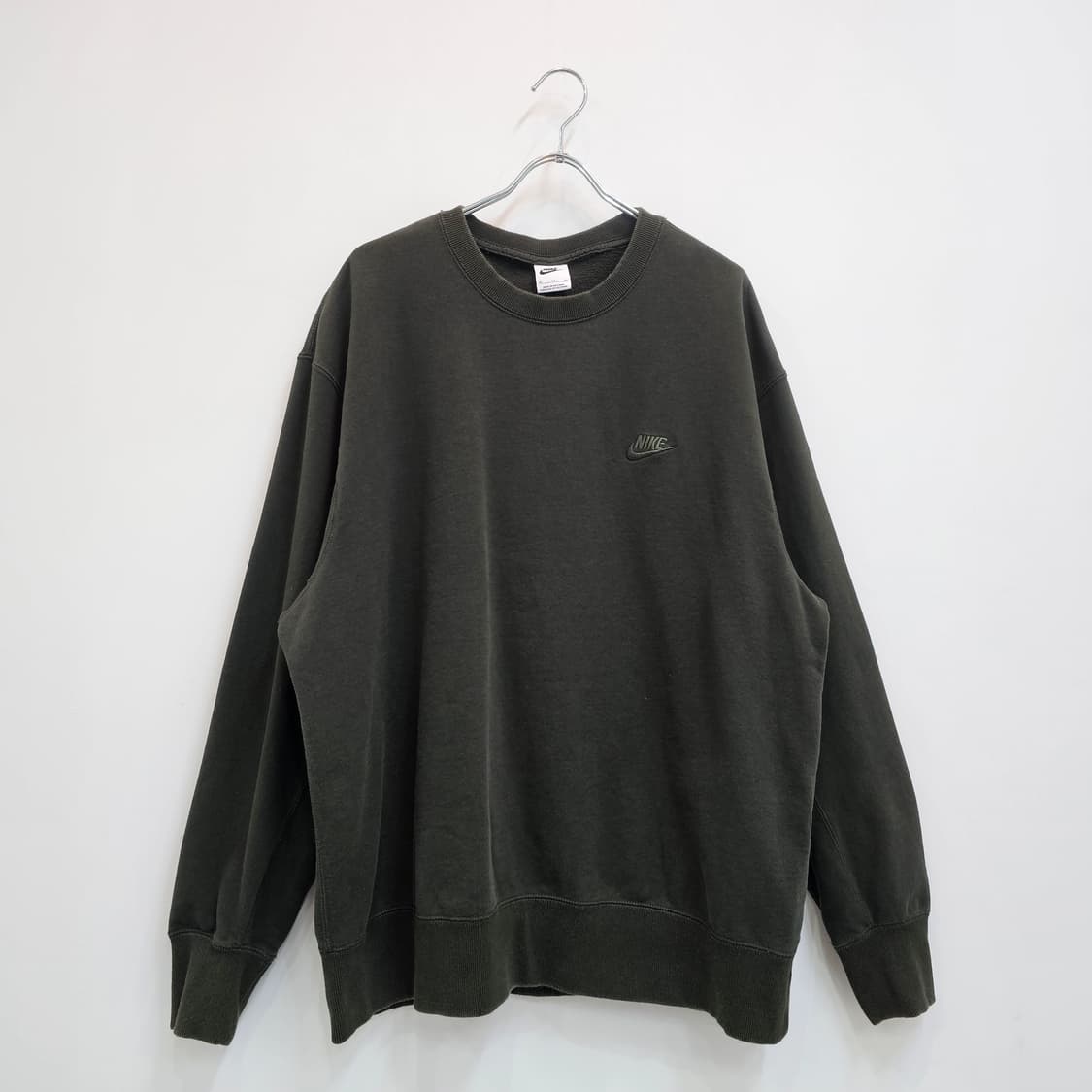 나이키 카키 스우시 맨투맨 스웻셔츠 상품이미지1
