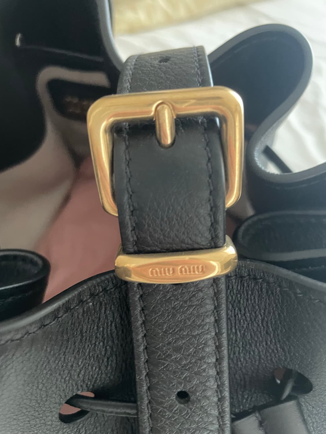 미우미우 버킷백 블랙 상품이미지4