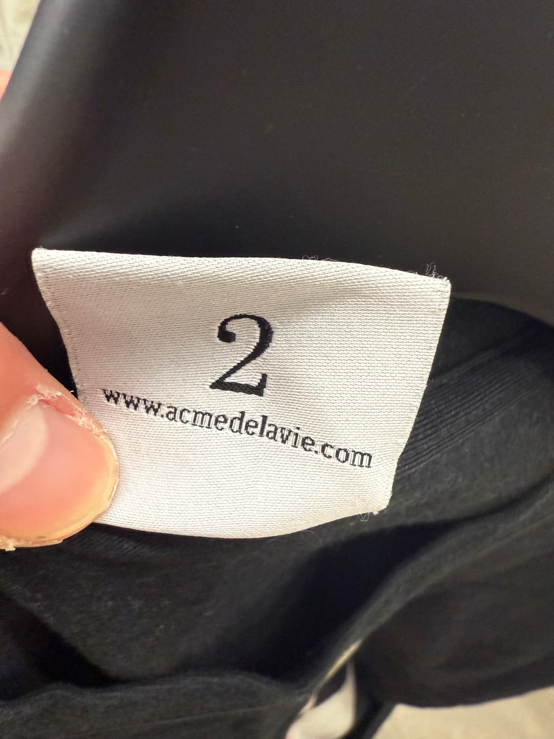 아크메드라비 검정 티셔츠 상품이미지4