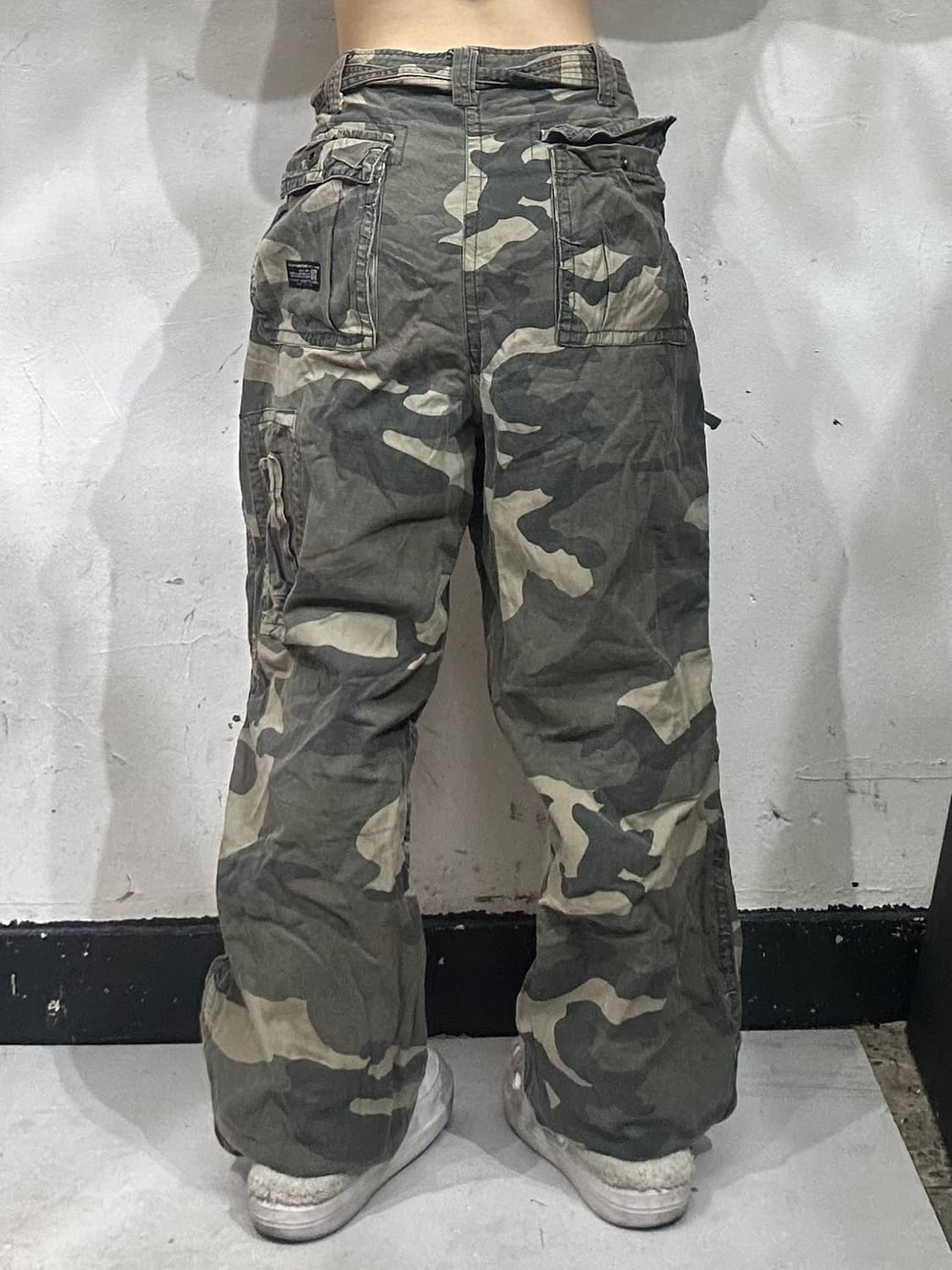 90s 링스펀 빈티지 벨트 와이드 포켓 디테일 프린팅 밀리터리 카모 팬츠 상품이미지3