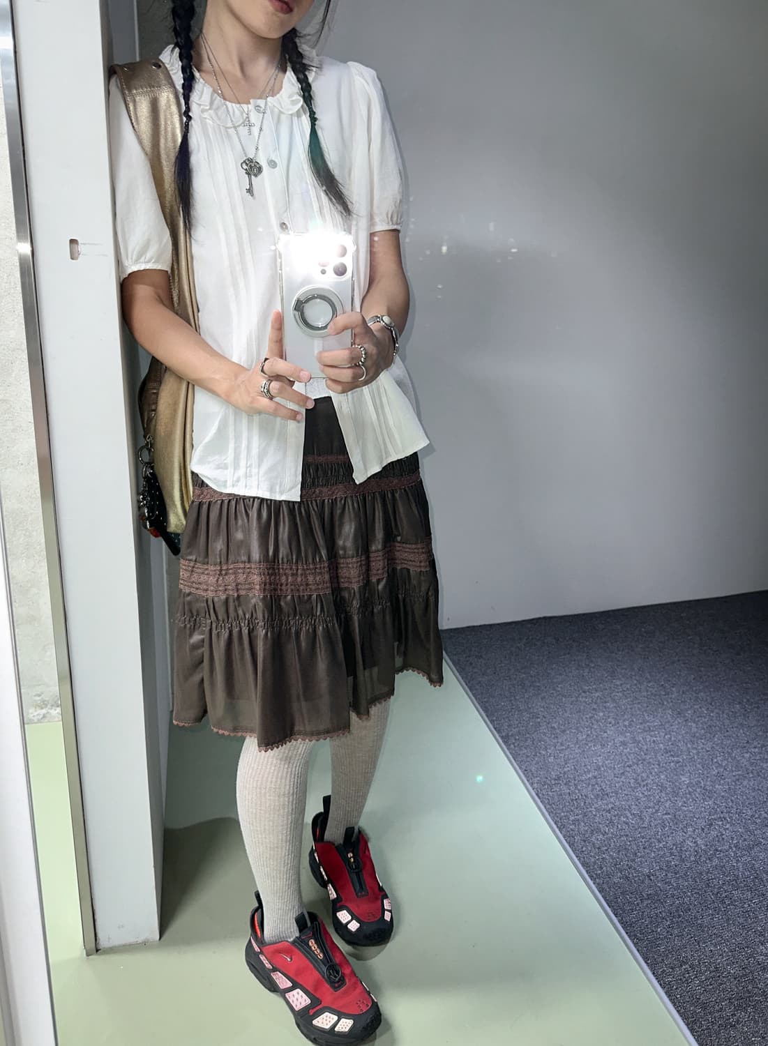 coated brown lace midi skirt 상품이미지3