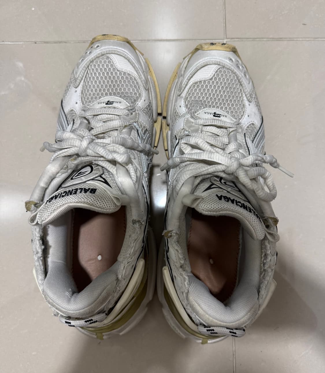 42 발렌시아가 러너 스니커즈 상품이미지1