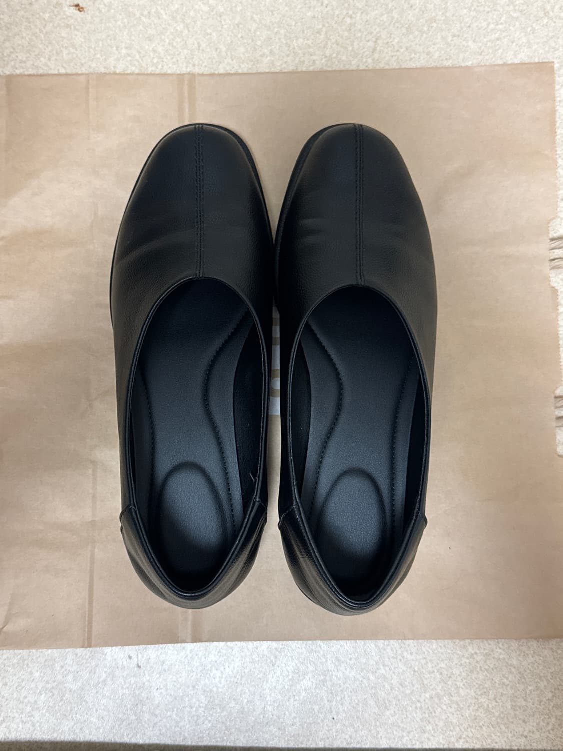 유니클로 스퀘어플랫슈즈 240 상품이미지2