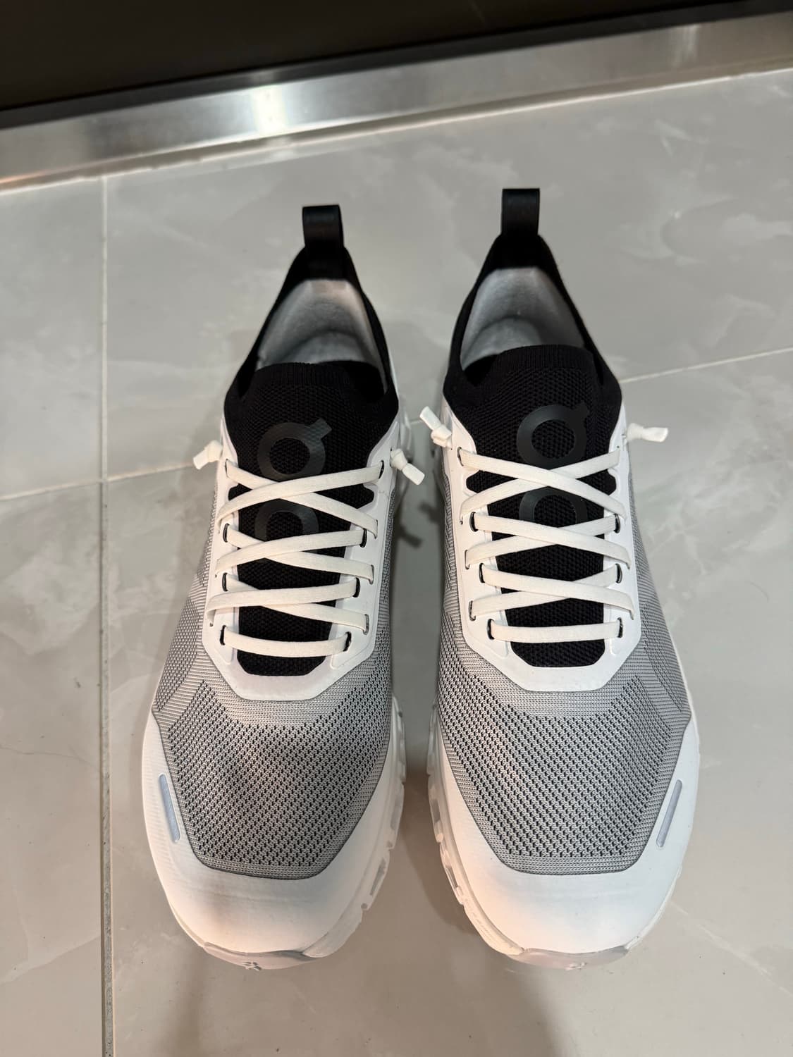 온러닝 클라우드6 265사이즈 상품이미지2