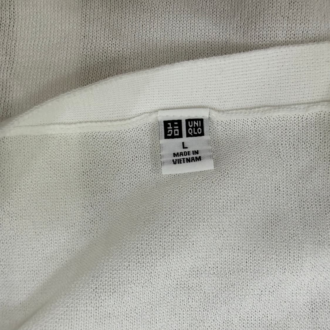 L 유니클로 화이트 컬러 브이넥 가디건 0210T 상품이미지3