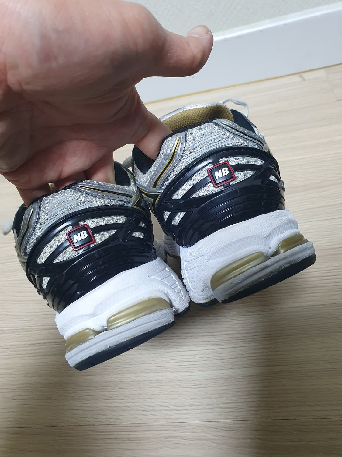 뉴발란스 1906R 실버 운동화 240 상품이미지6