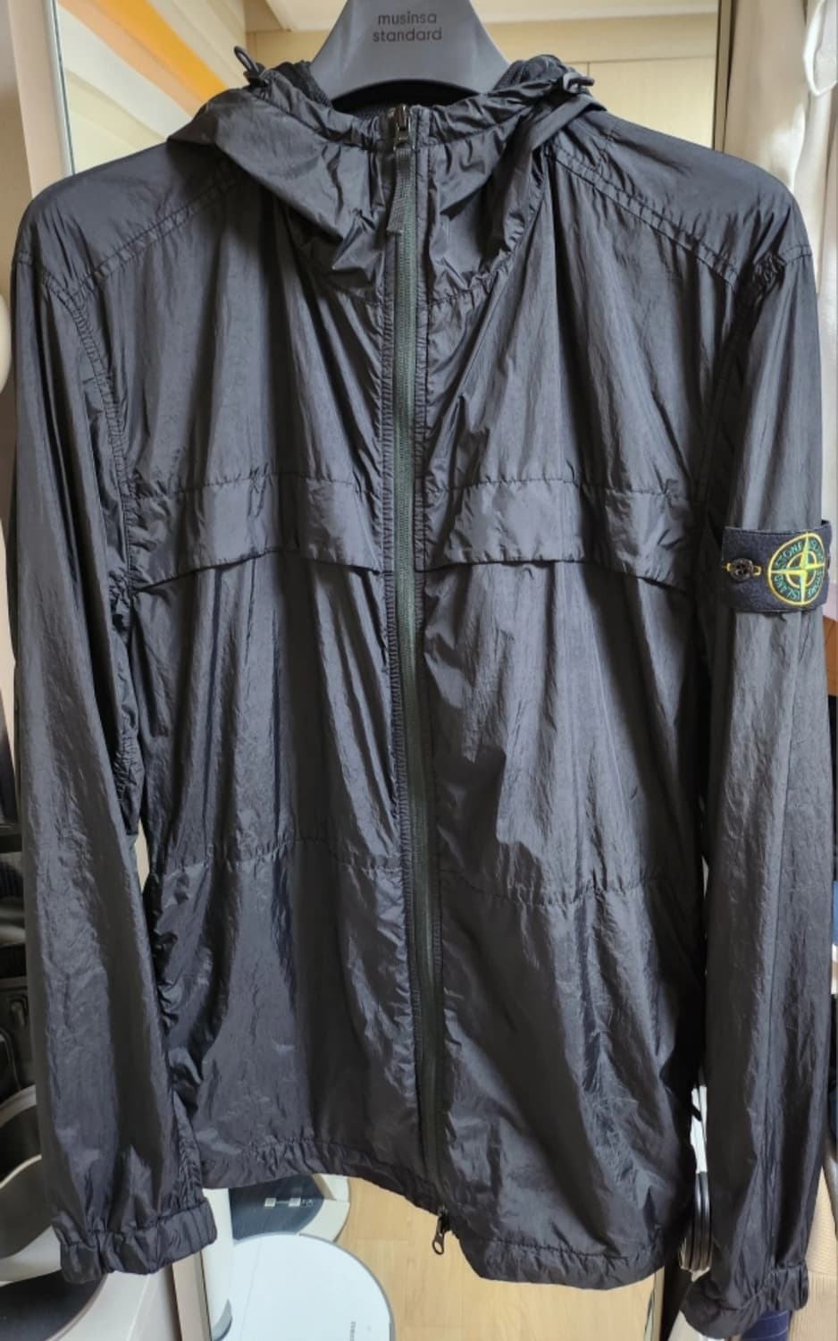 스톤아일랜드 24ss 크링클랩스 바람막이 상품이미지1