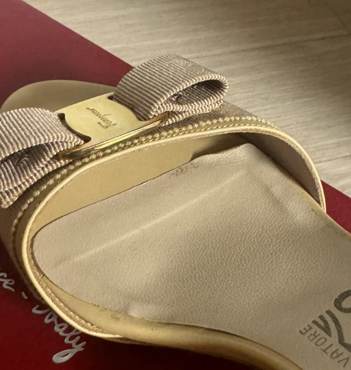 Ferragamo 페라가모 베이지 버터 샌들힐 상품이미지8