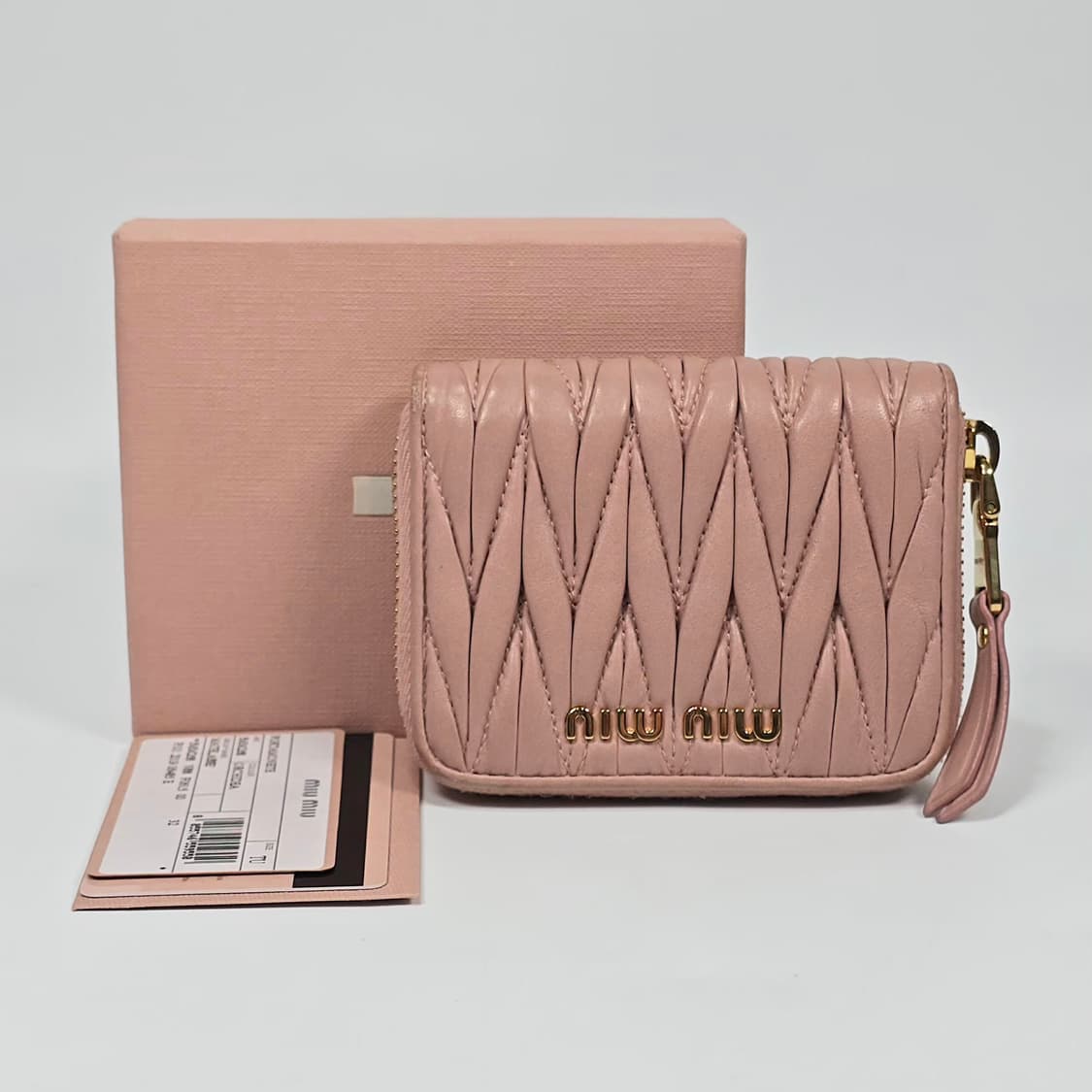 미우미우 마테라쎄 집어라운드 동전 카드 지갑 상품이미지1