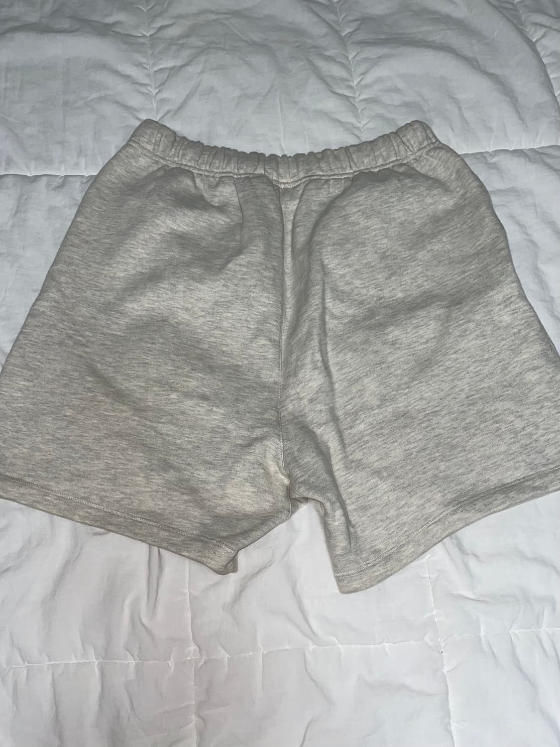 에센셜 더 코어 컬렉션 스웨트쇼츠 라이트 오트밀 s사이즈 상품이미지2