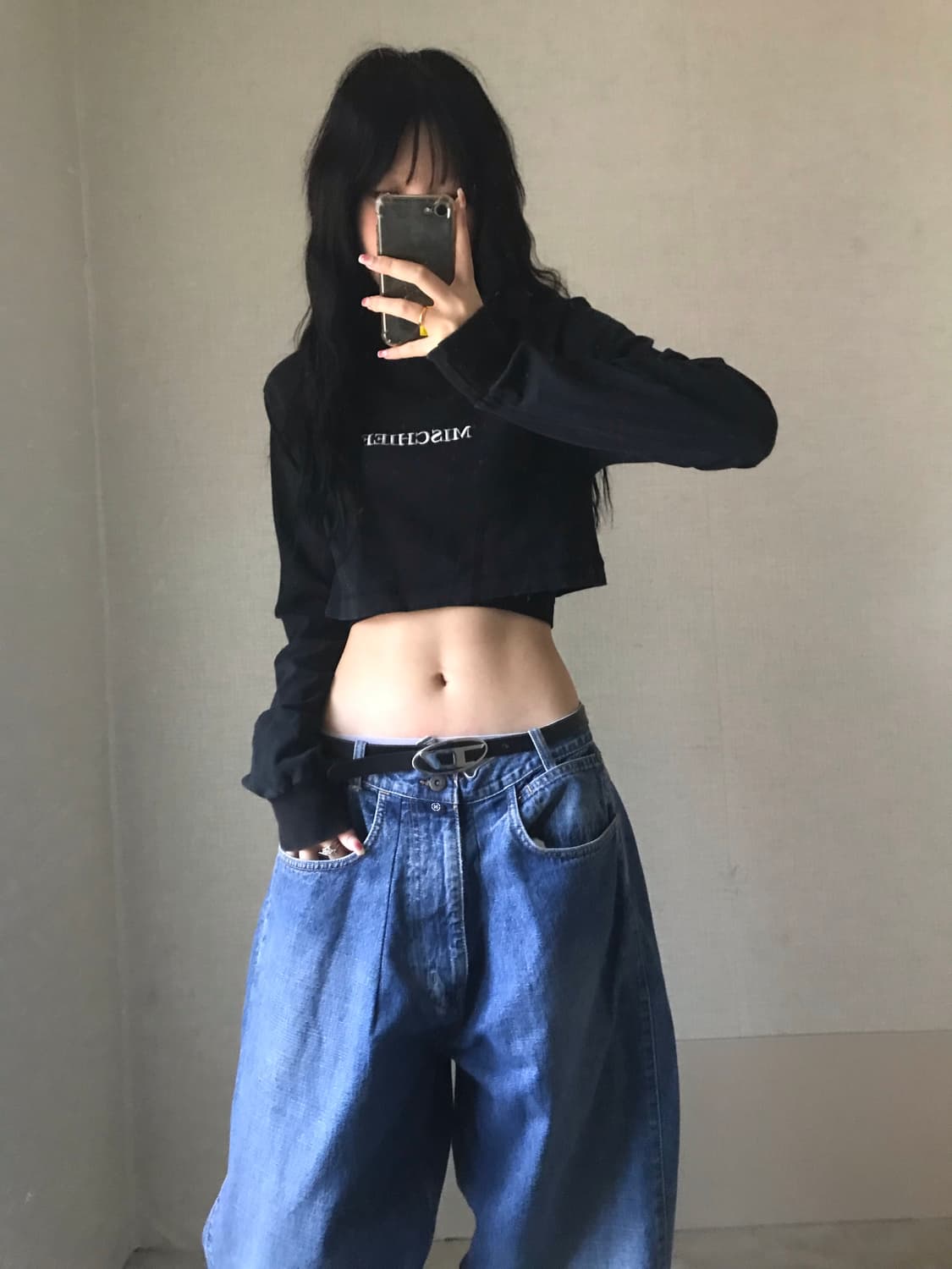 미스치프 크롭 롱슬리브 상품이미지1