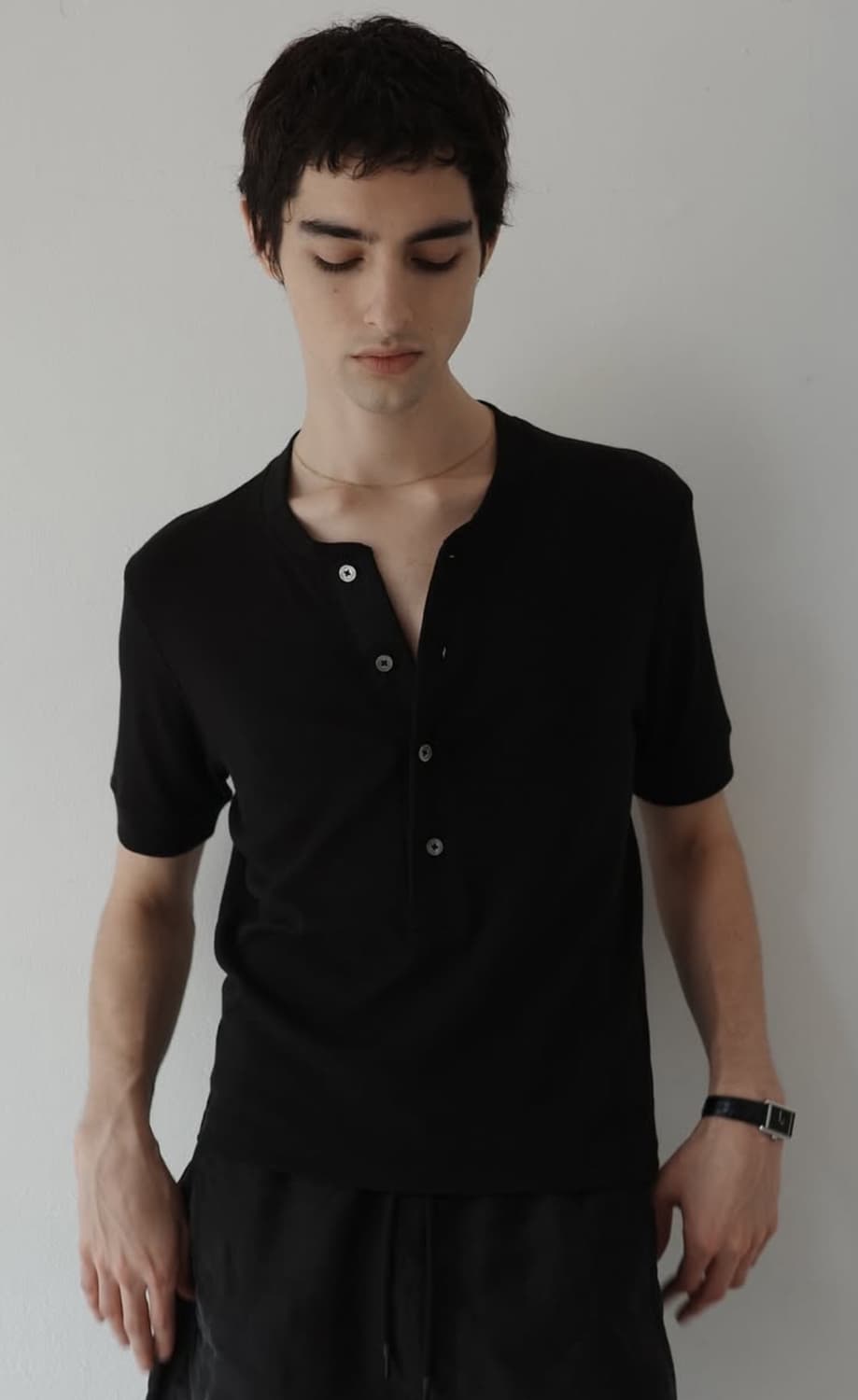 리젤서비스 MARGIN HENLEY NECK T-SHIRTS BLACK 상품이미지1