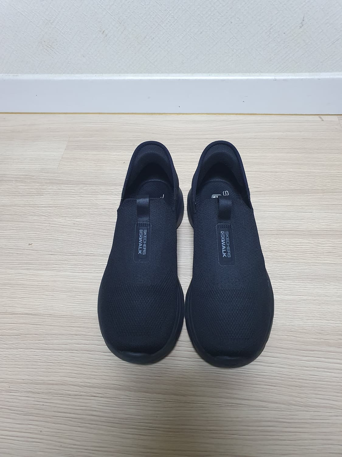 스케쳐스 고워크 슬립온 블랙 270 상품이미지3