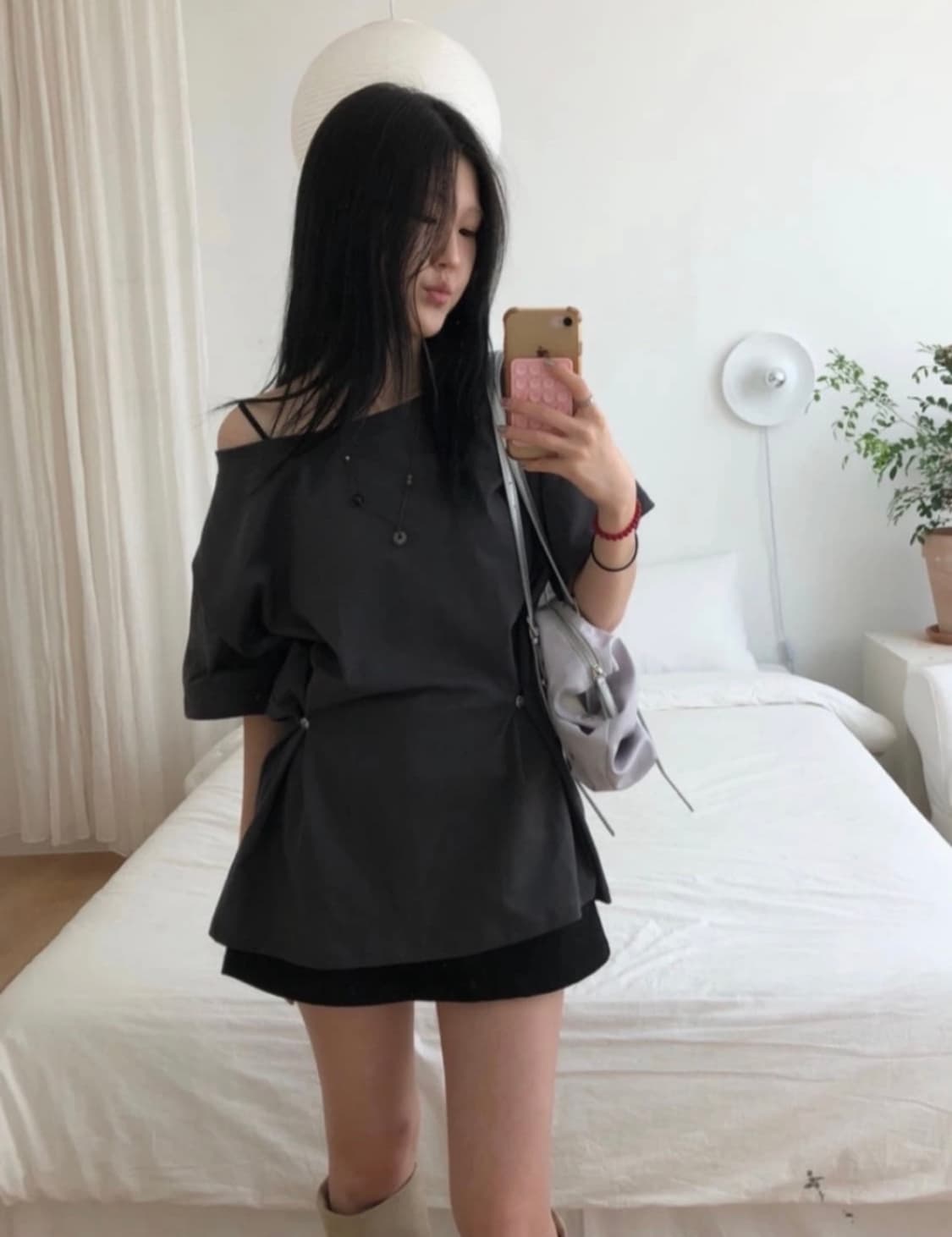 키이라 루즈버튼 원오프숄더티 상품이미지4